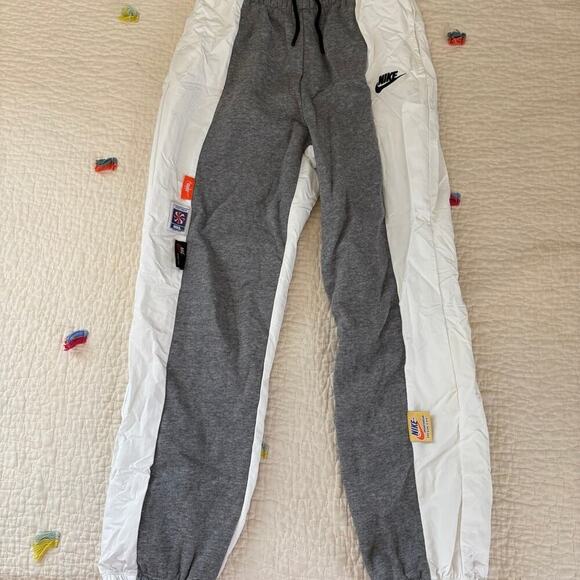 Nike Women’s s Icon Clash Sweatpants Gray White joggers XS - Picture 1 of 7